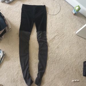Alo leggings black and grey size M goddess style